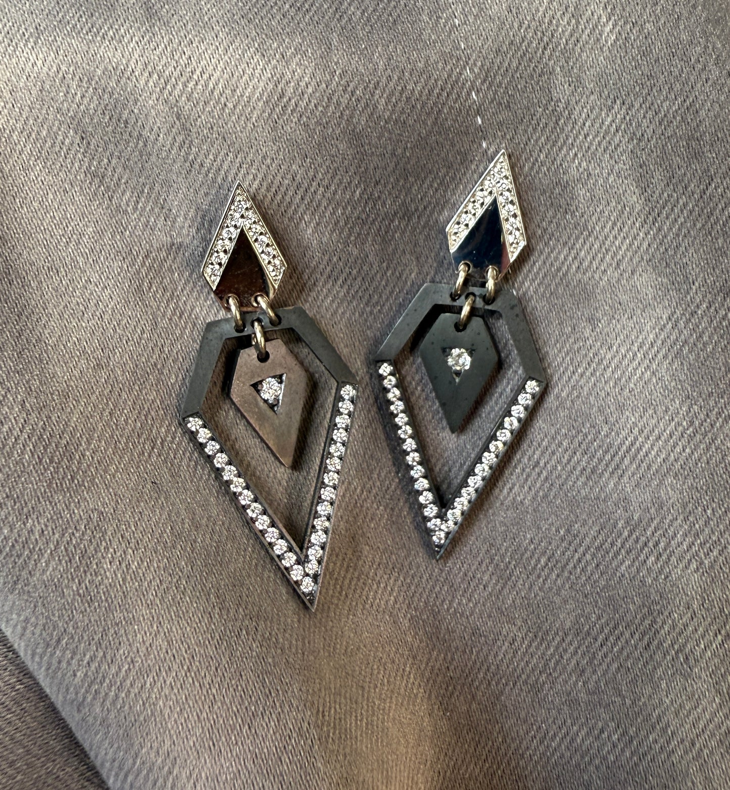 Prisma. White Gold Diamond Trapeze Earrings