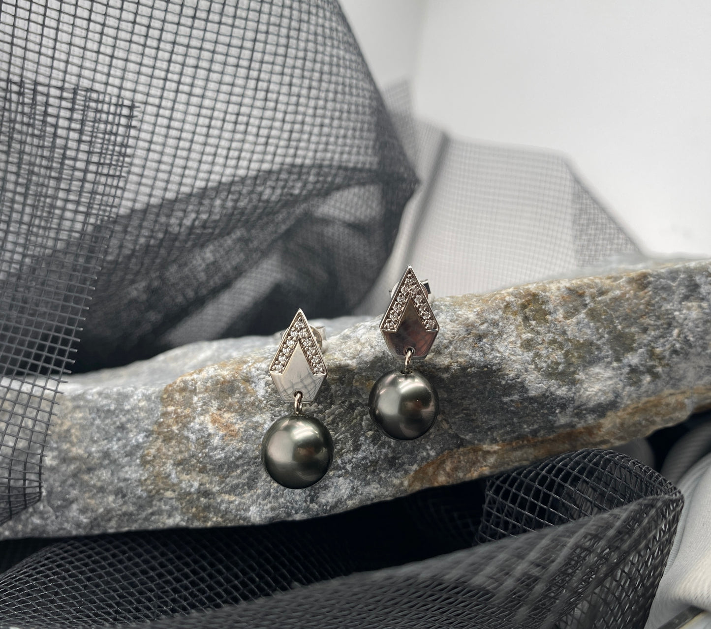 Prisma. White Gold Tahitian Pearl Earrings