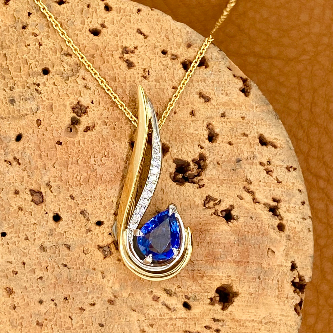 Signature. Immersion Sapphire Pendant