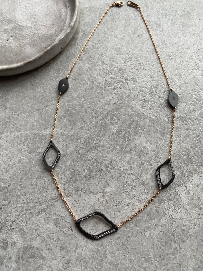 Midnight Lagoon. Rose gold and Diamond chain