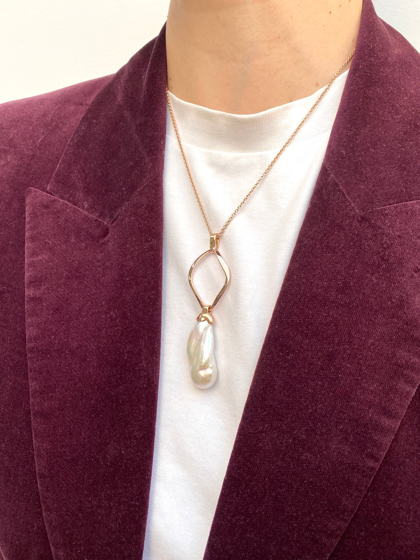 Lagoon. Rose Gold Freshwater Necklace .
