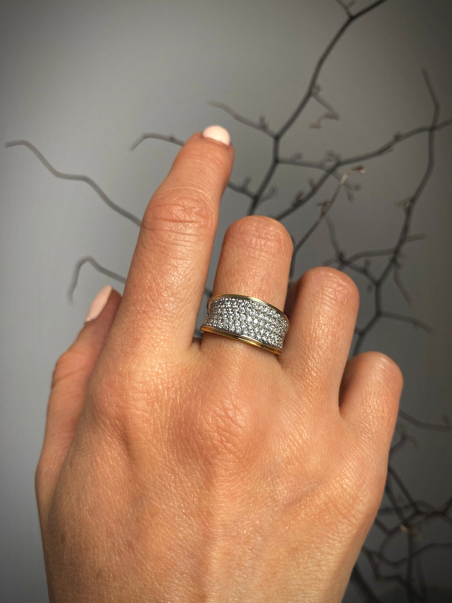 Everyday Creations. Diamond ring.