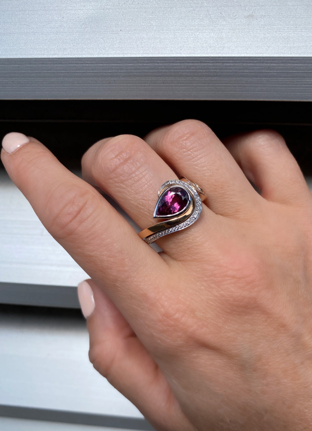 Signature. Immersion Ring with Spinel and Diamonds