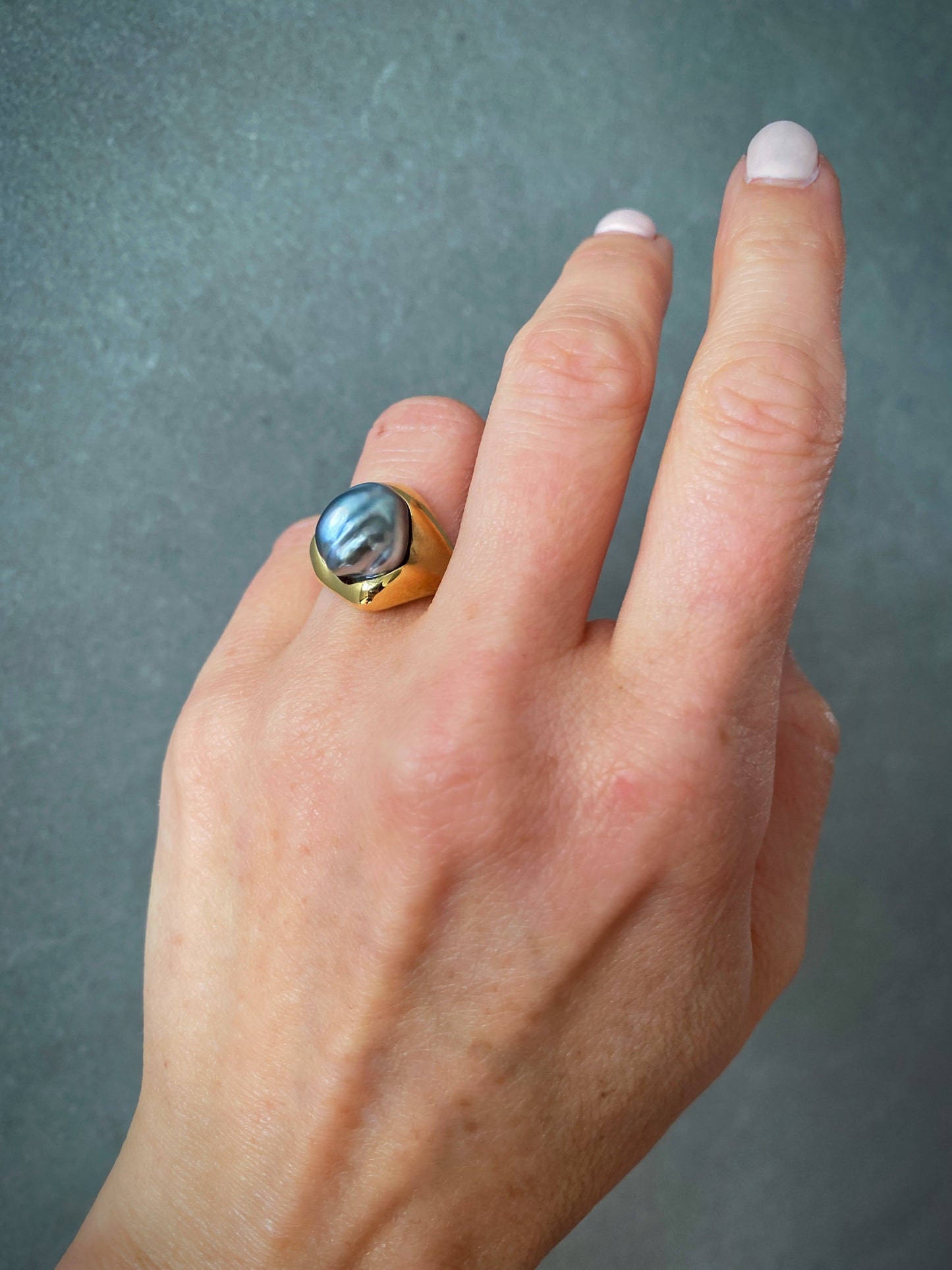 Pearl Creations. Freeform Ring with Tahitian Keshi Pearl