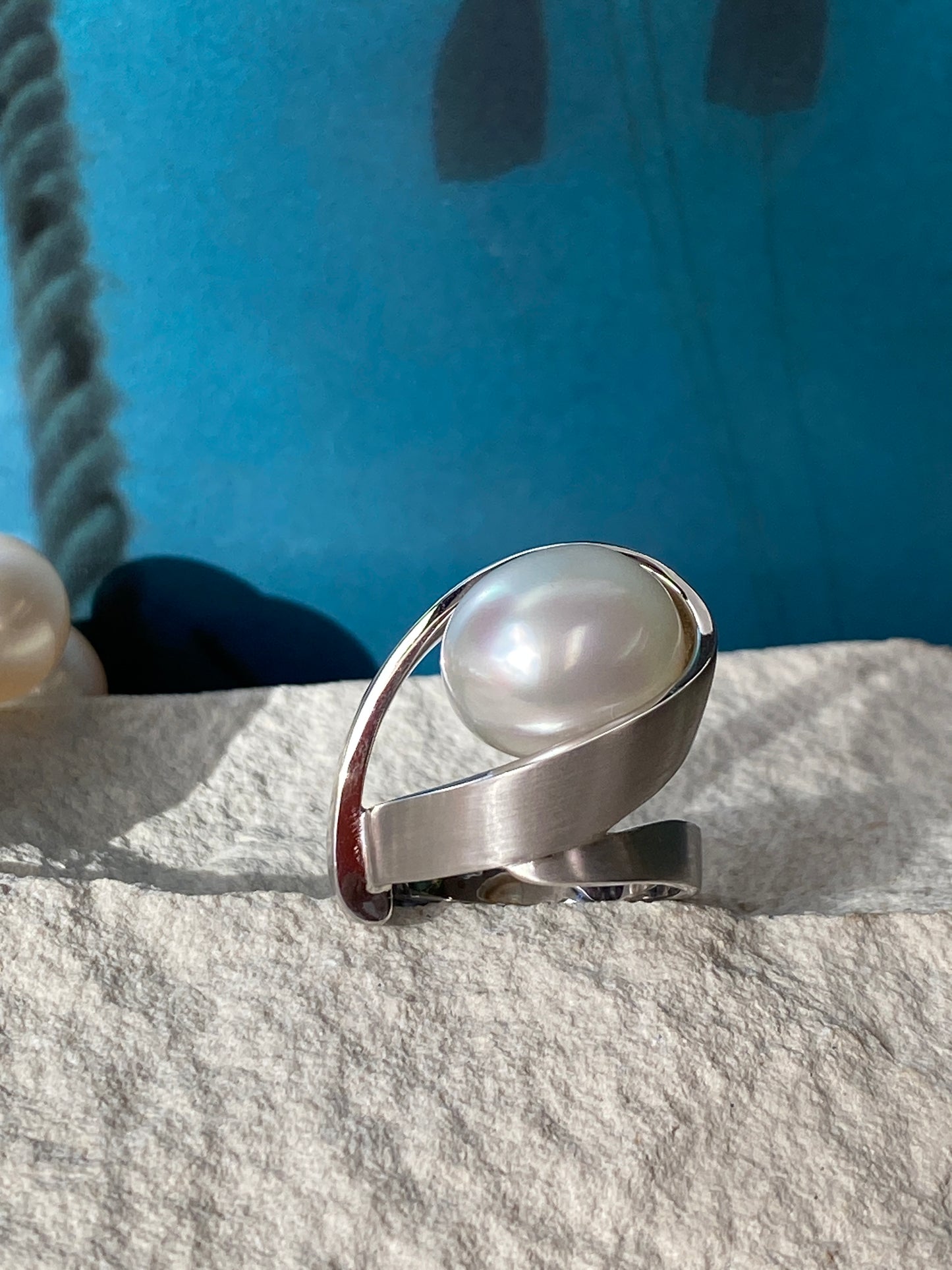 Pearl Creations. Orbit Ring with South Sea Pearl