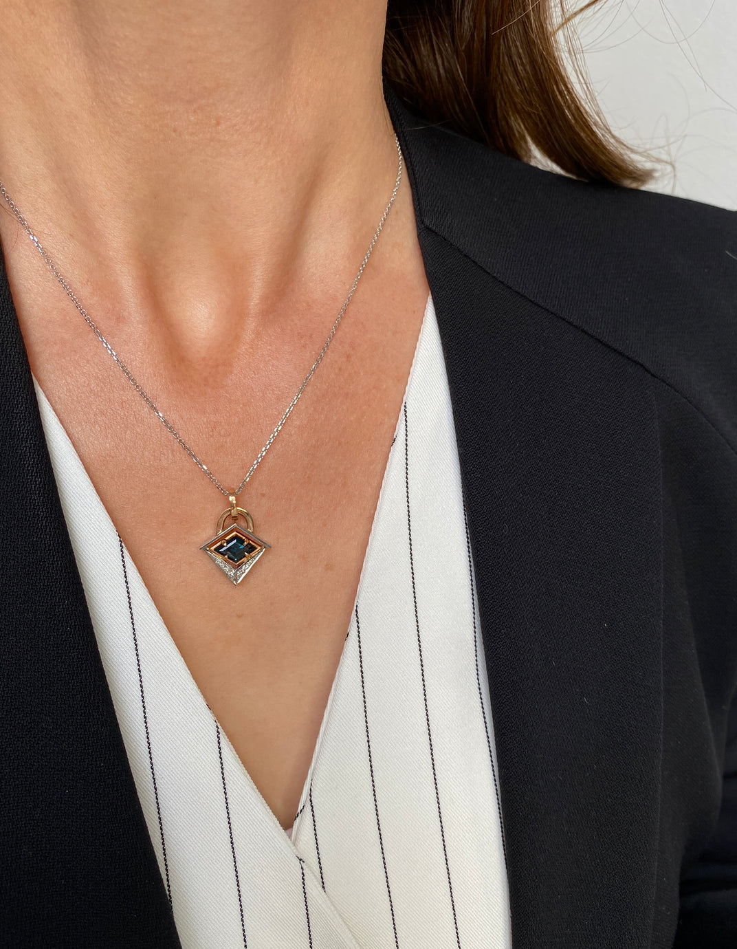 Signature. Deco Kite Sapphire Pendant