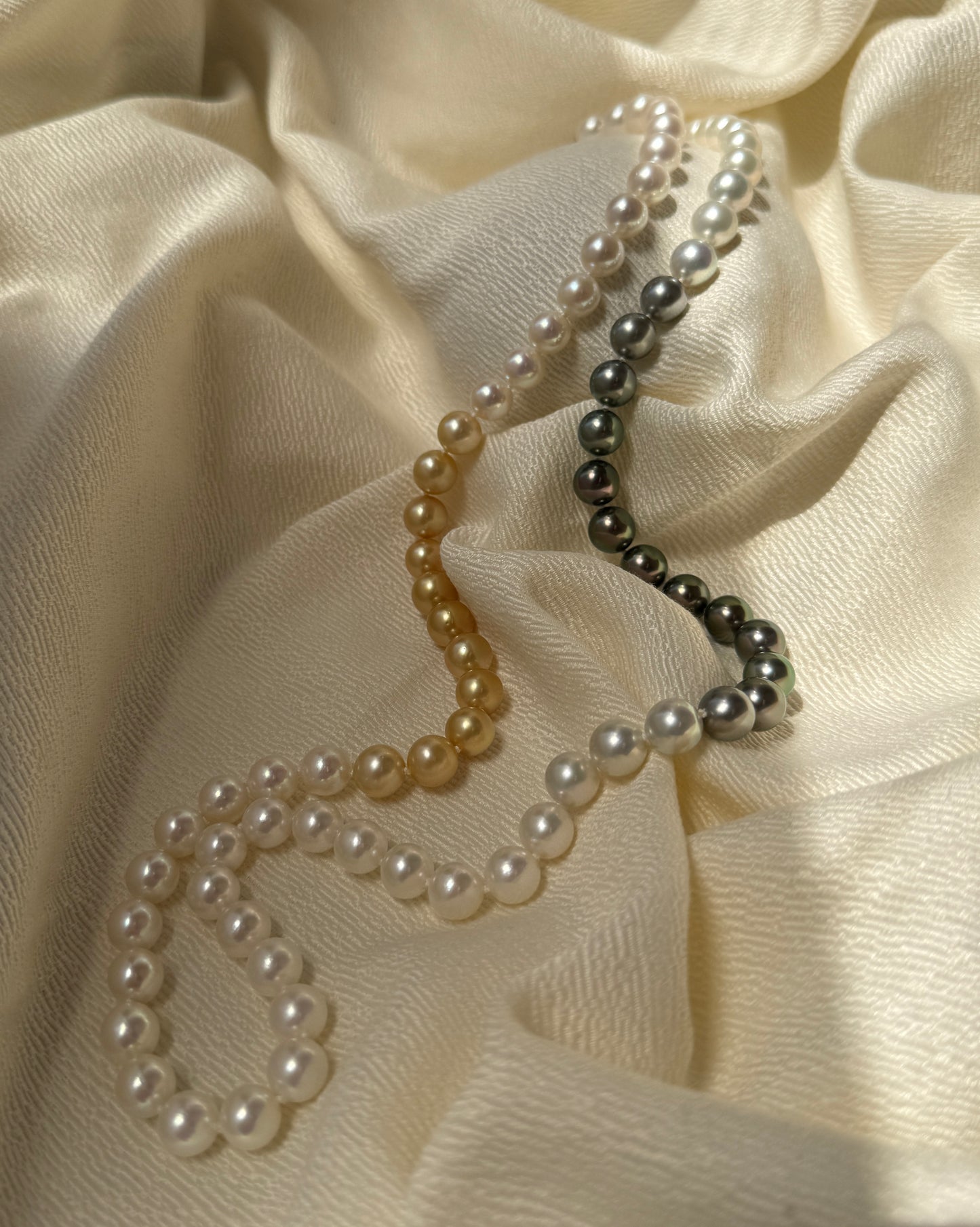 Pearl Creations. Multi-Coloured South Sea Pearl Strand.
