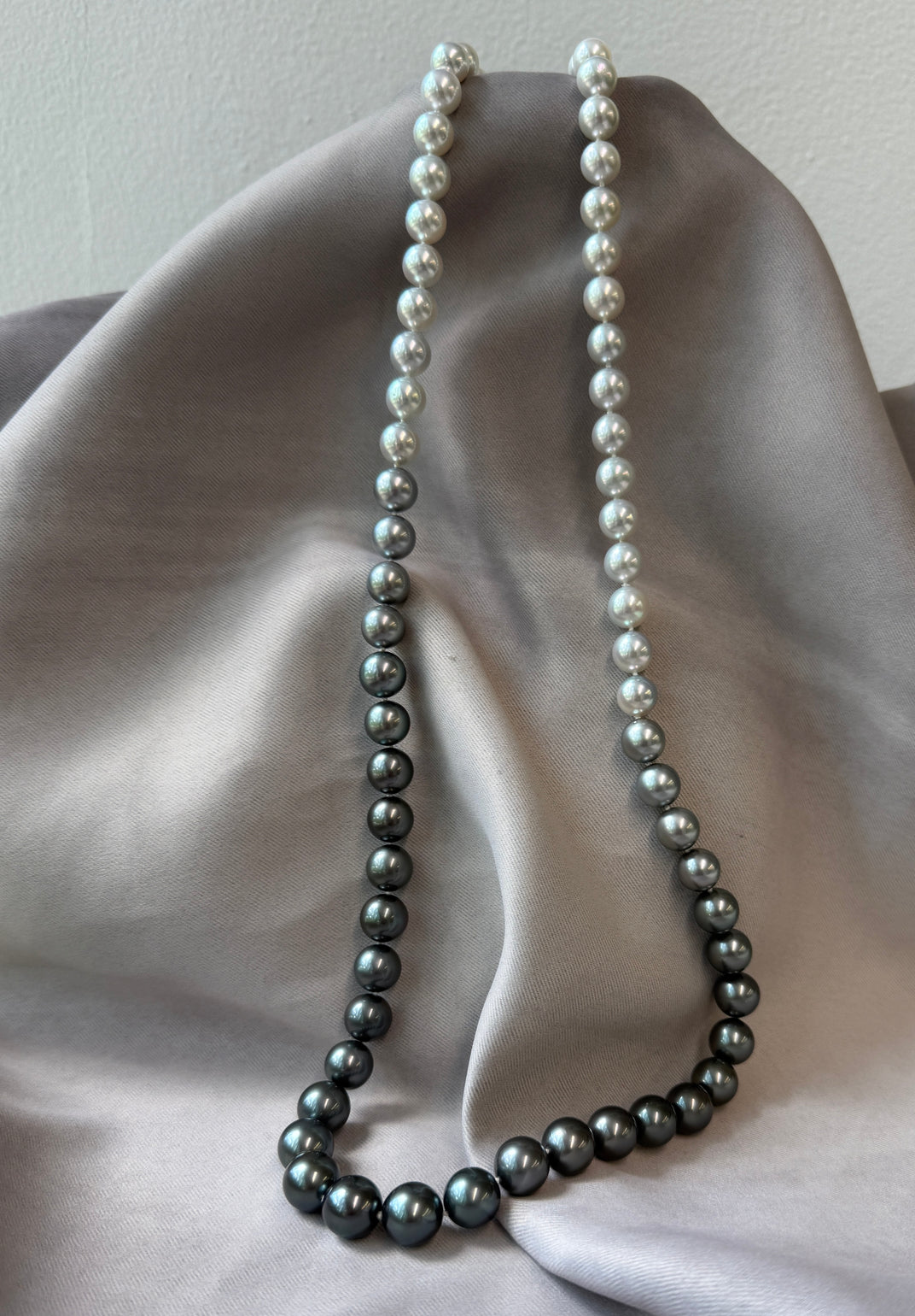 Pearl Creations . Ombre Tahitian and South Sea pearl strand