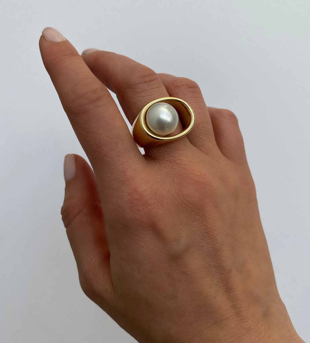 Pearl Creations. En Ovale South Sea Pearl Ring