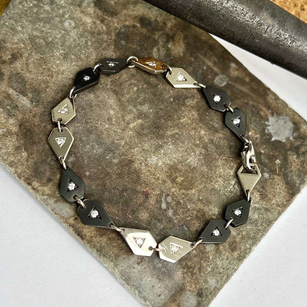 Prisma. White gold  and Zirconium Diamond Bracelet