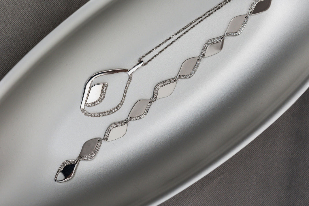 Lagoon. White Gold Diamond Pendant