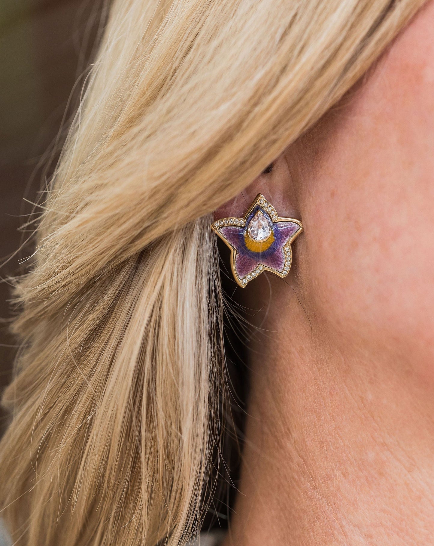 Flora. Stud Earrings with Sapphire and Diamonds