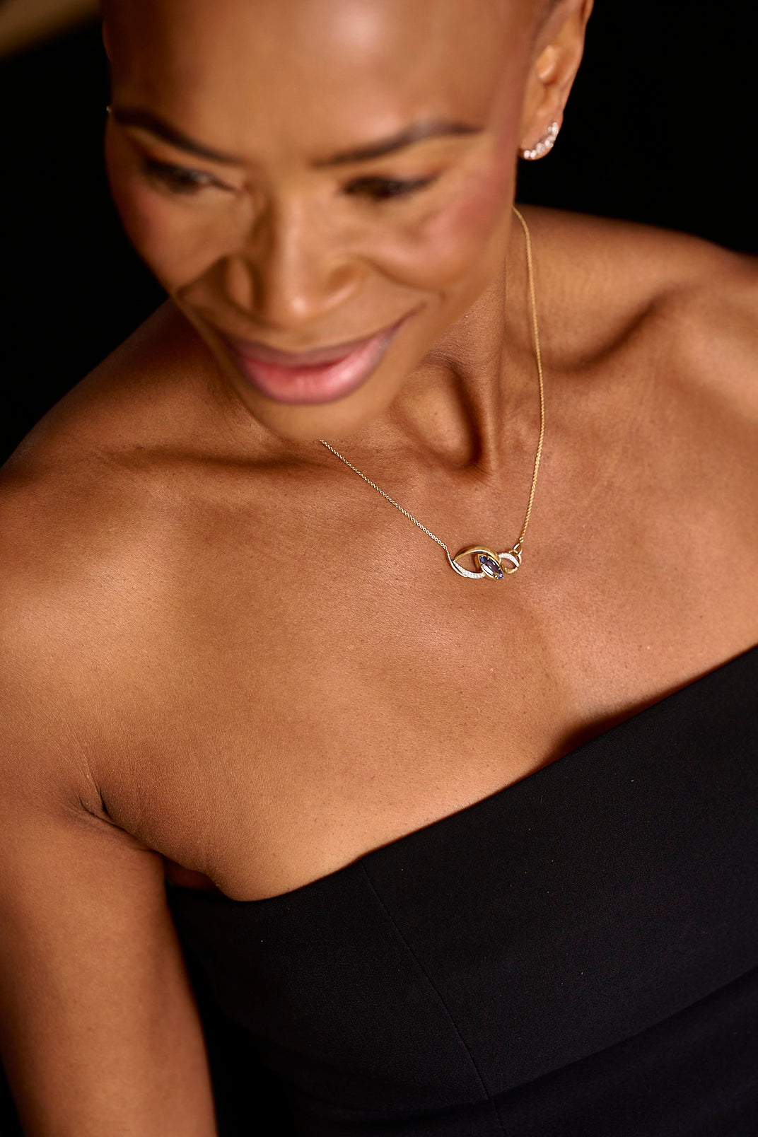 Signature. Duo Pendant with Sapphire and Diamonds