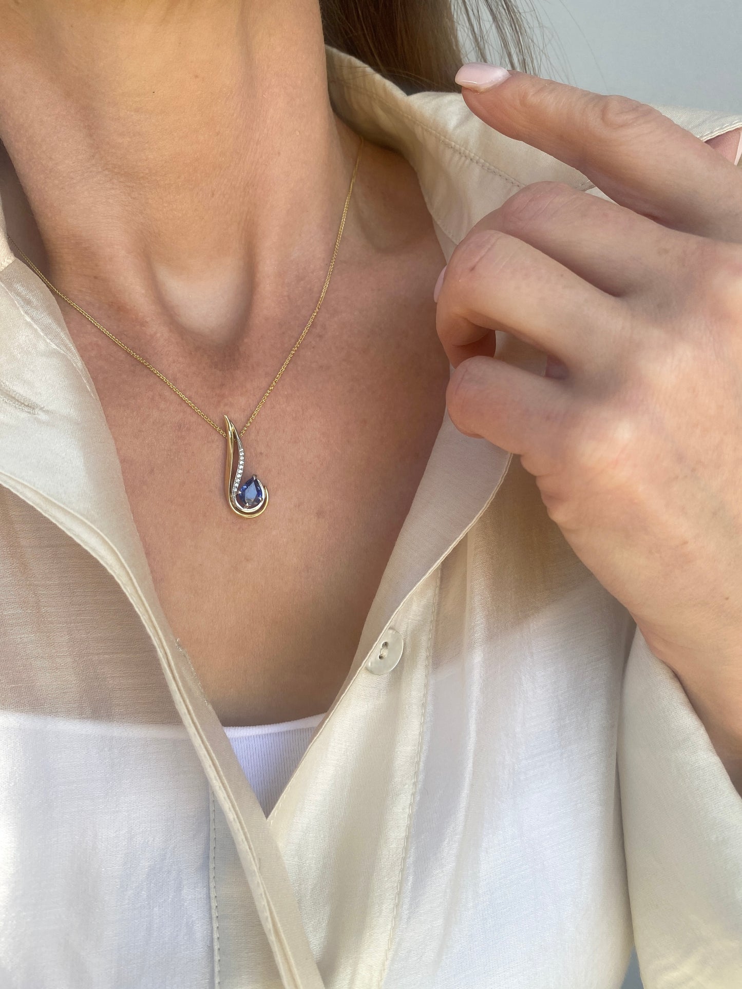 Signature. Immersion Sapphire Pendant