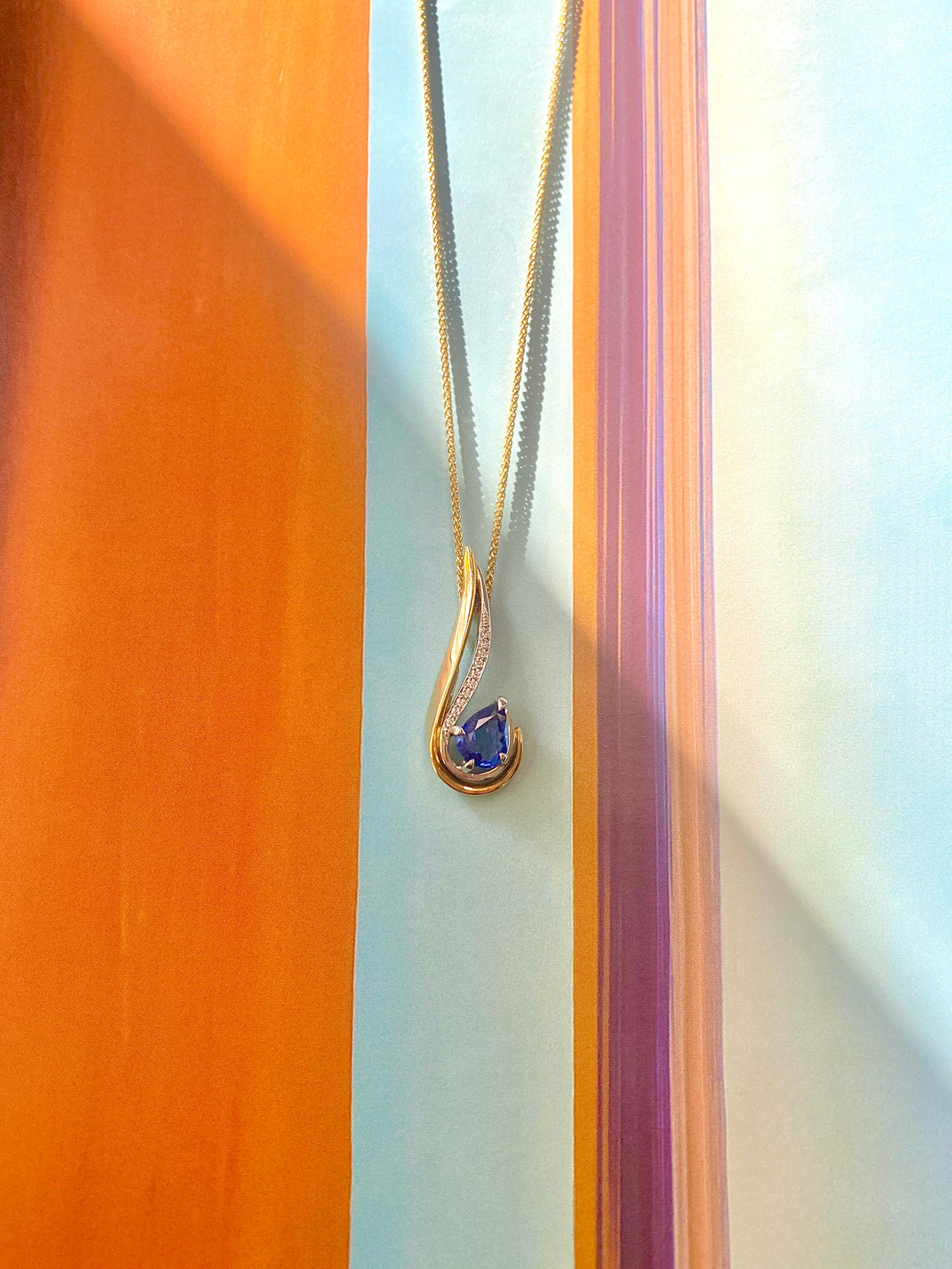 Signature. Immersion Sapphire Pendant