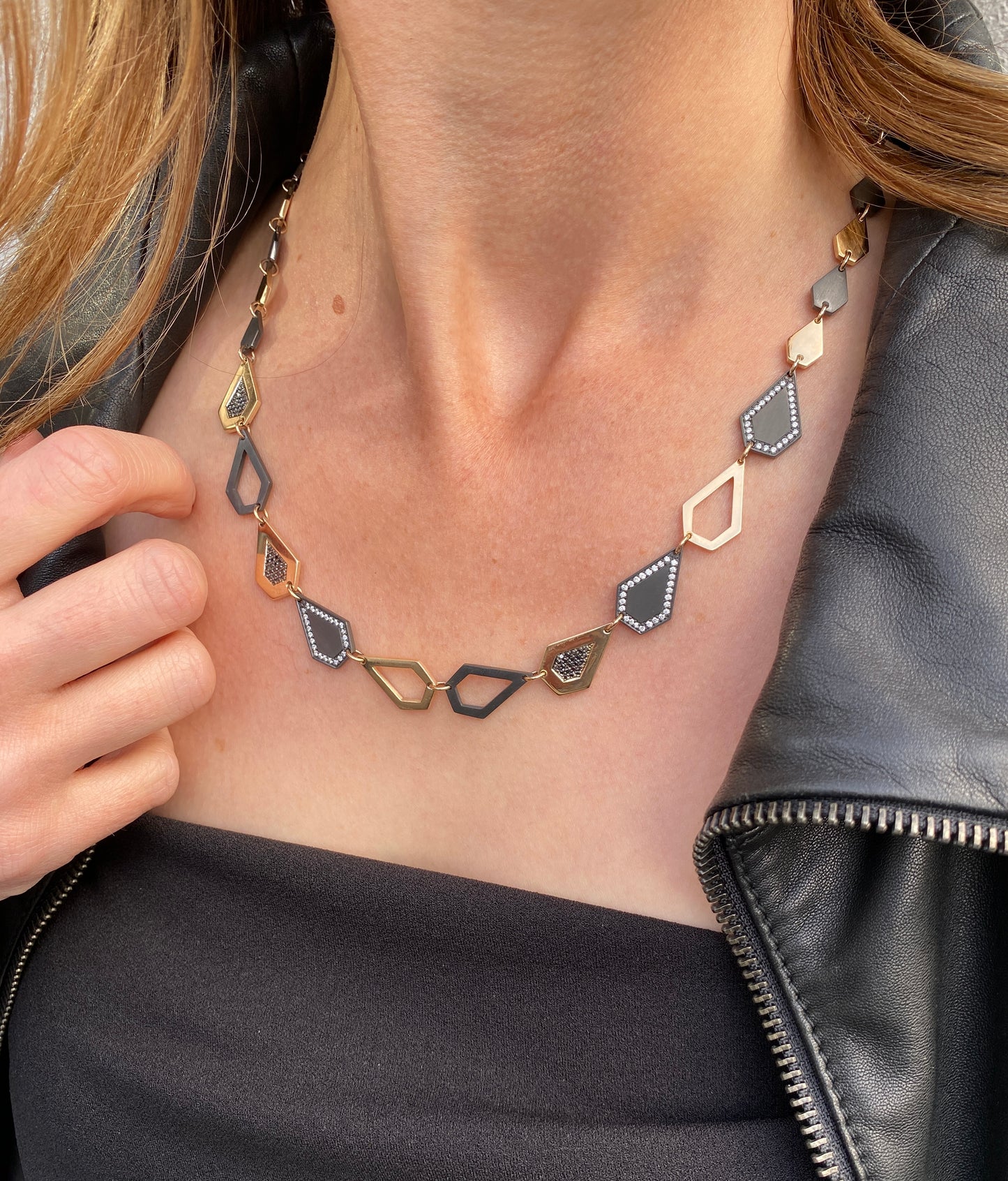 Prisma. Necklace. Diamond and Gold