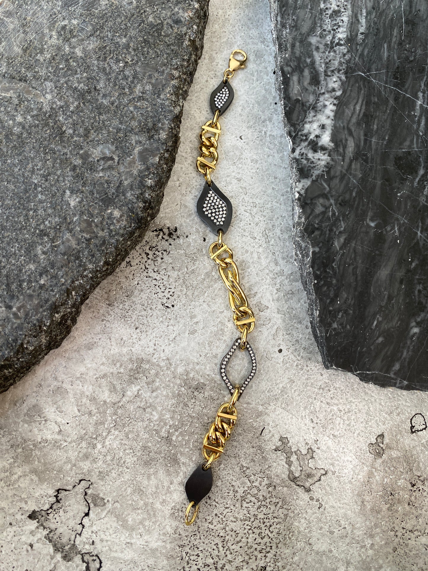 Midnight Lagoon. Yellow Gold fancy link Diamond Bracelet.