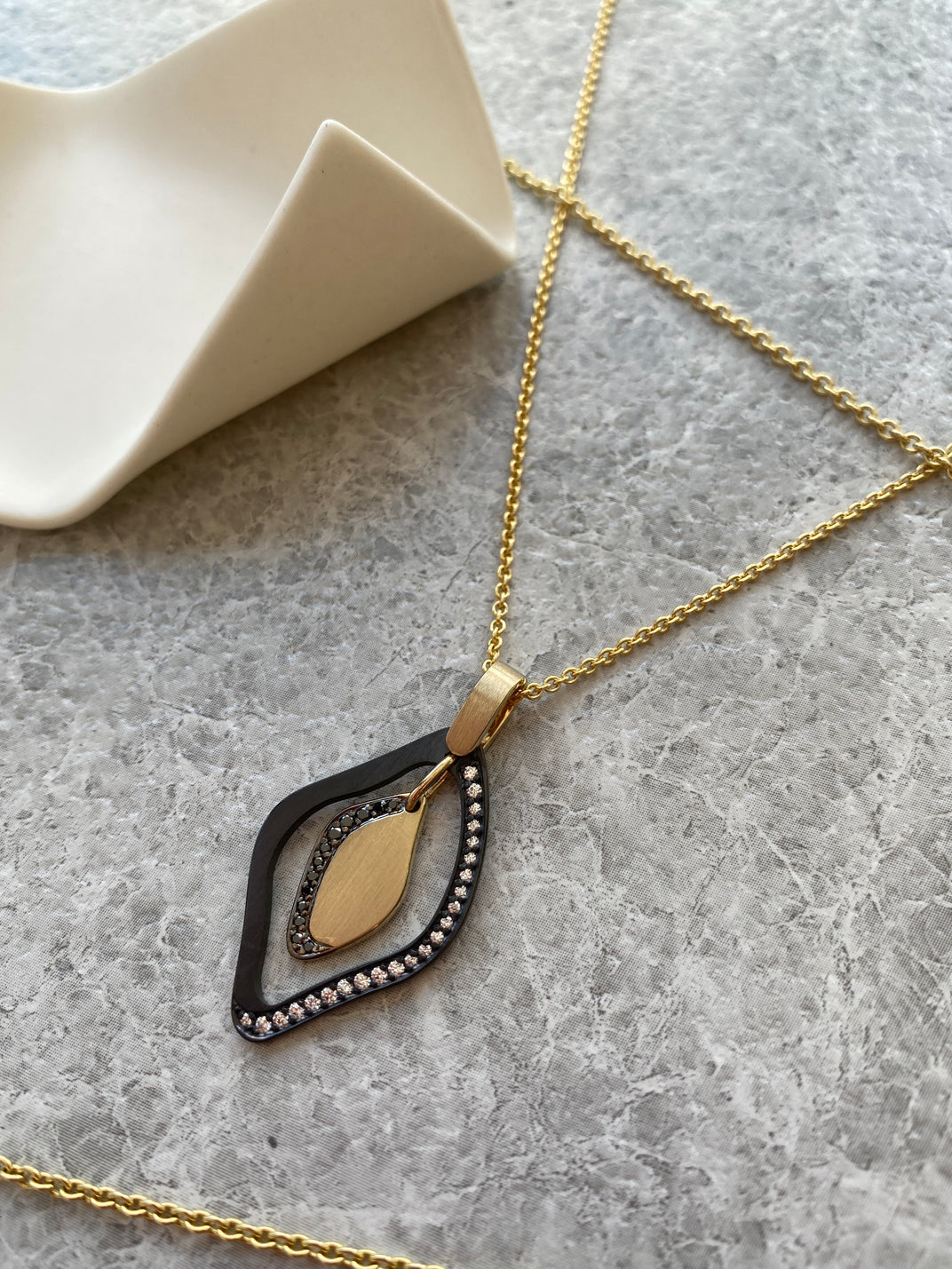 Midnight Lagoon. Yellow Gold Medium Pendant