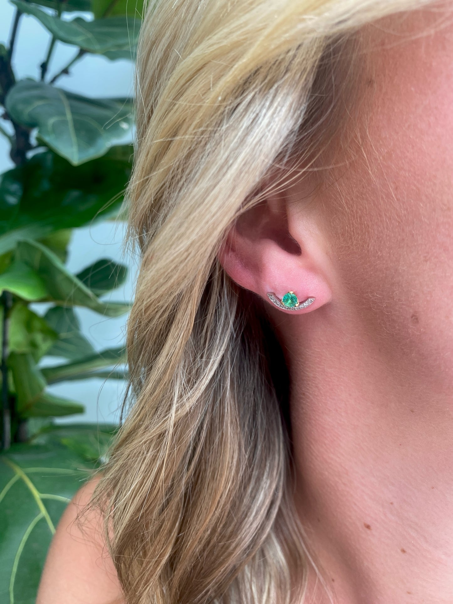 Signature. Crescent Yellow Gold Emerald Earrings