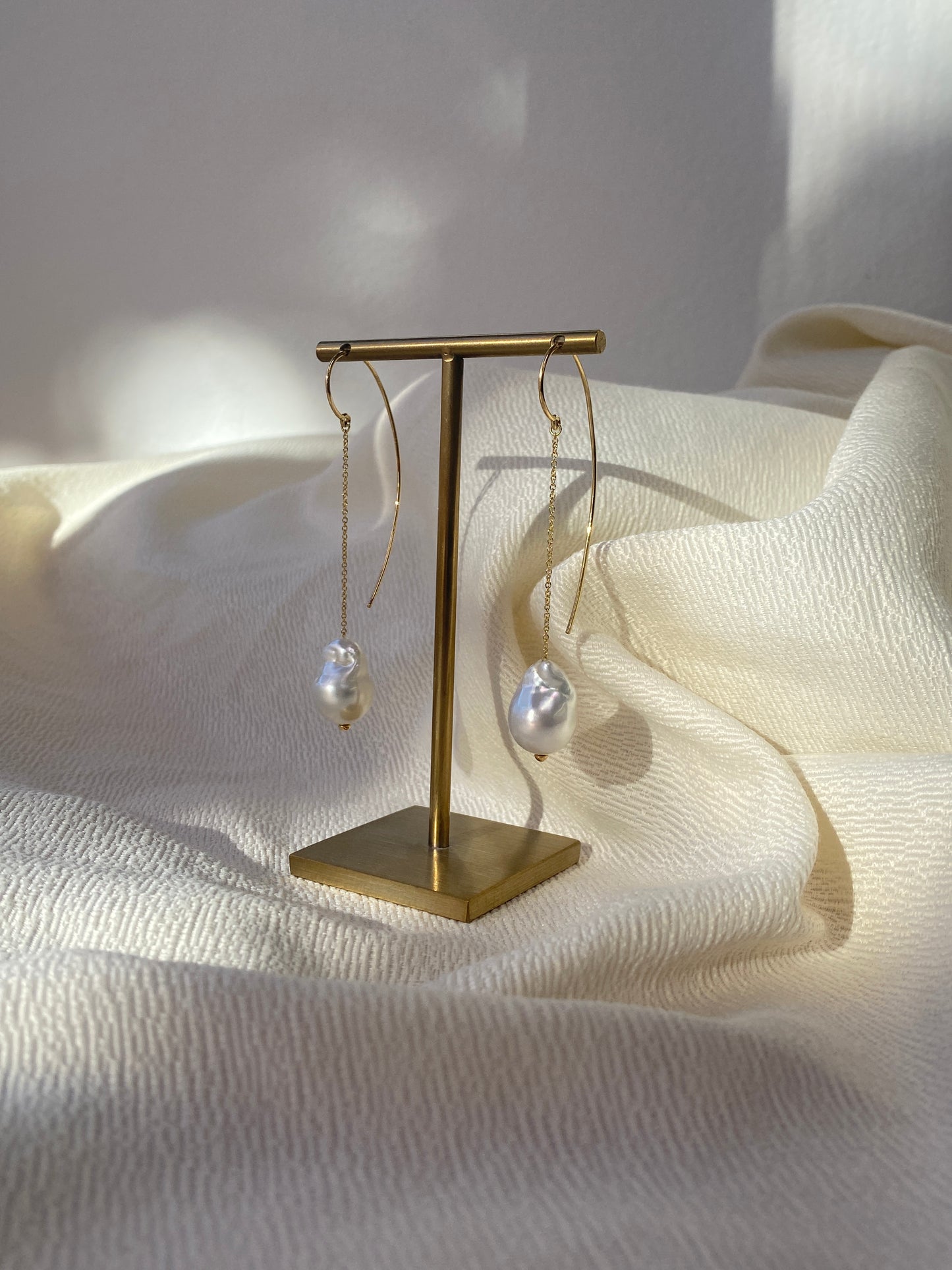 Pearl Creations. Swing Earrings with South Sea Pearls
