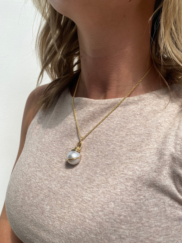 Pearl Creations. Yellow Gold Pearl Pendant