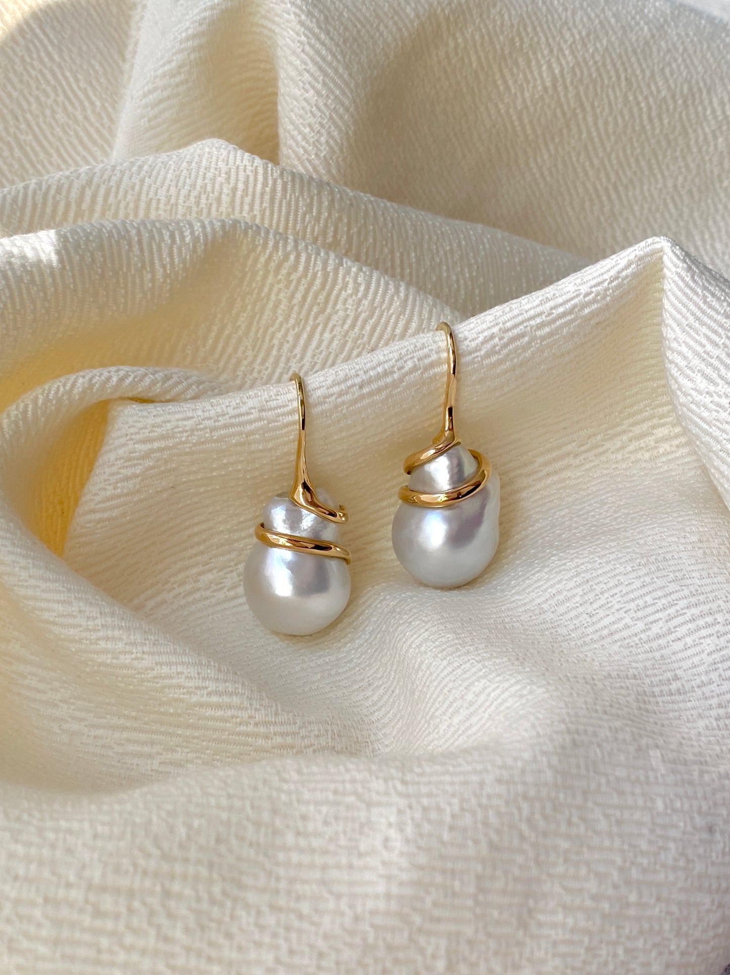 Pearl Creations . Yellow Gold Pearl Earrings