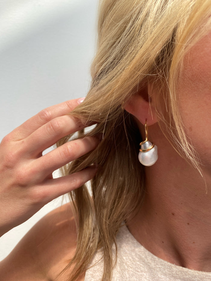 Pearl Creations . Yellow Gold Pearl Earrings