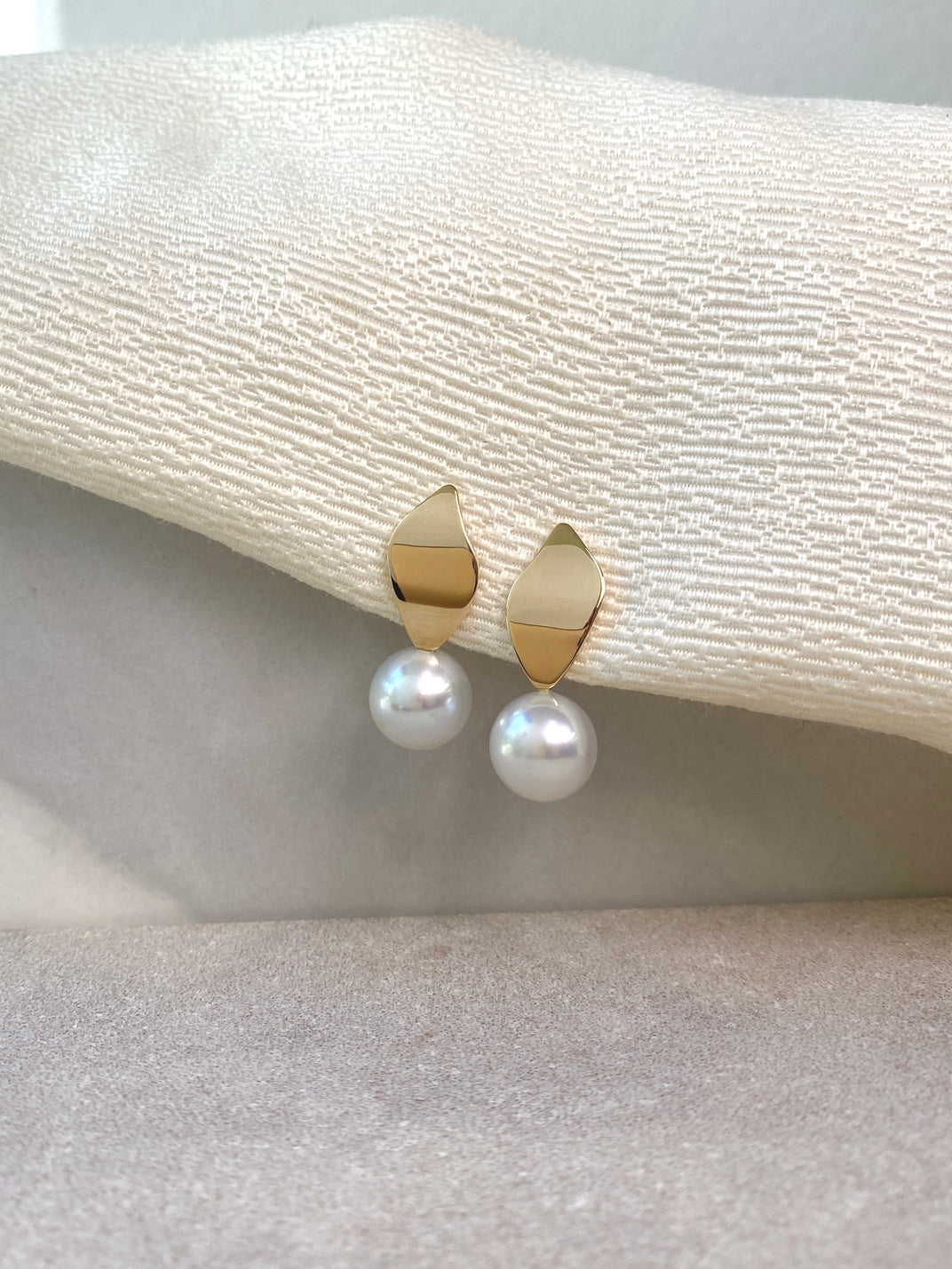 Lagoon . South Sea Pearl Earrings