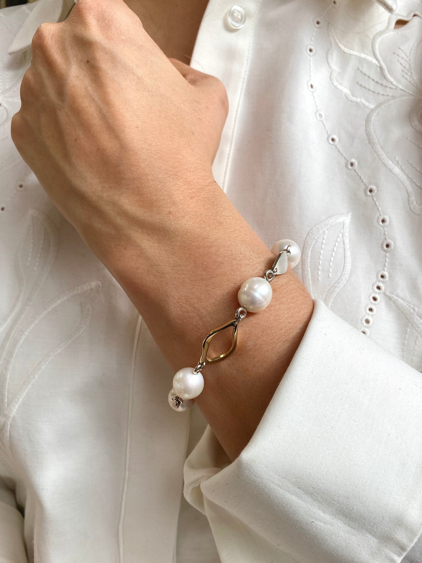 Lagoon . Yellow Gold And Silver Freshwater Pearl Bracelet
