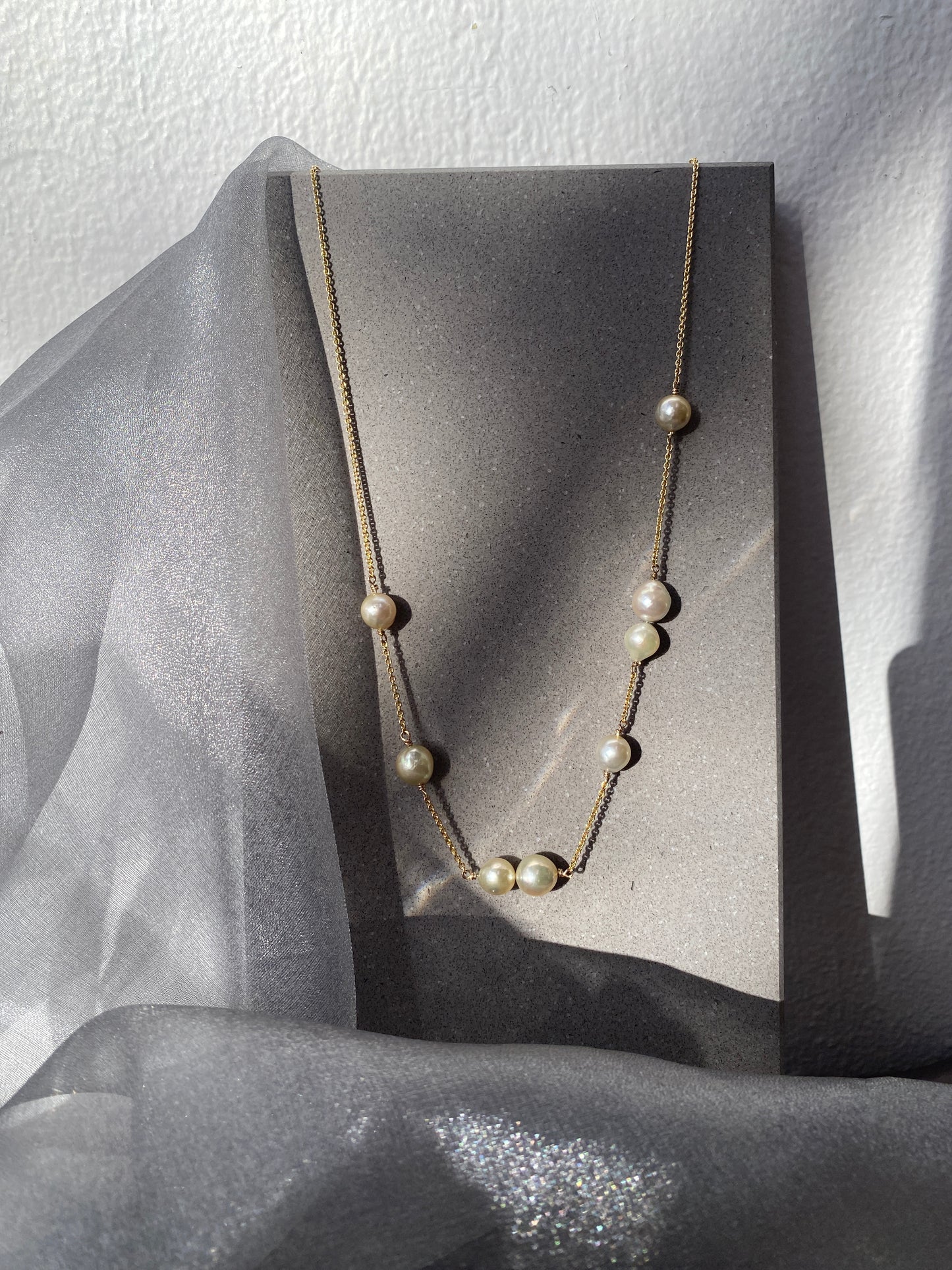 Pearl Creations . Yellow Gold Scatter Pearl Necklace