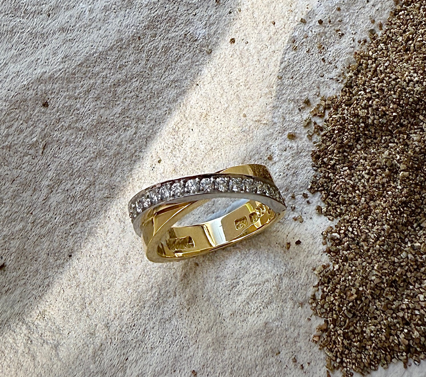 Everyday Creations. Yellow Gold and Platinum ring with Diamond.