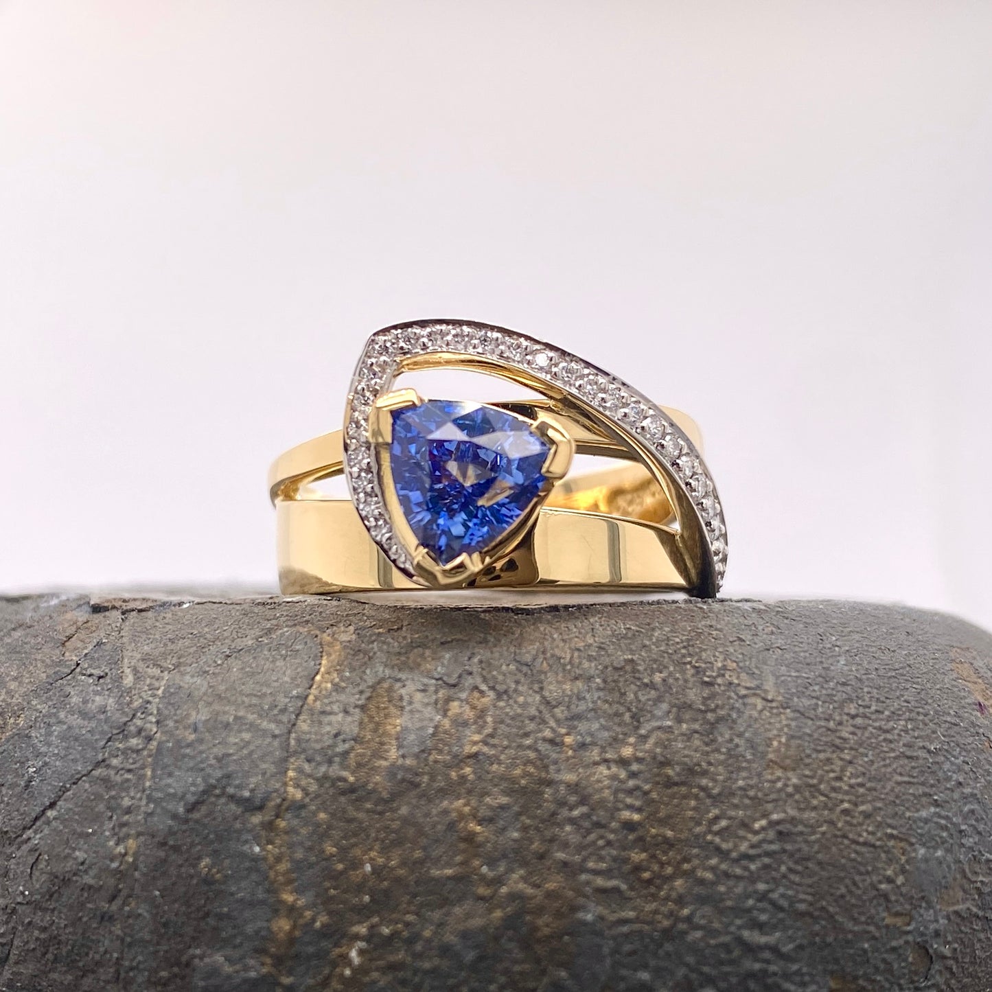 Signature. Reflections Ring with Blue Sapphire