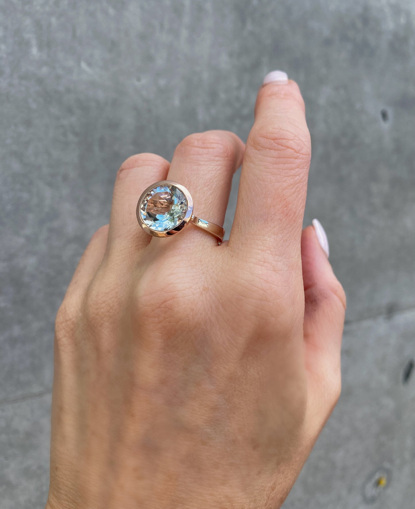 Everyday Creations. Pop ring with Mint Quartz