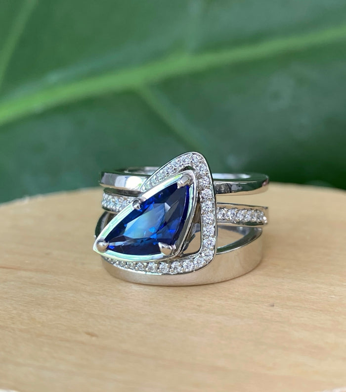 Signature Collection. Reflections Sapphire Ring