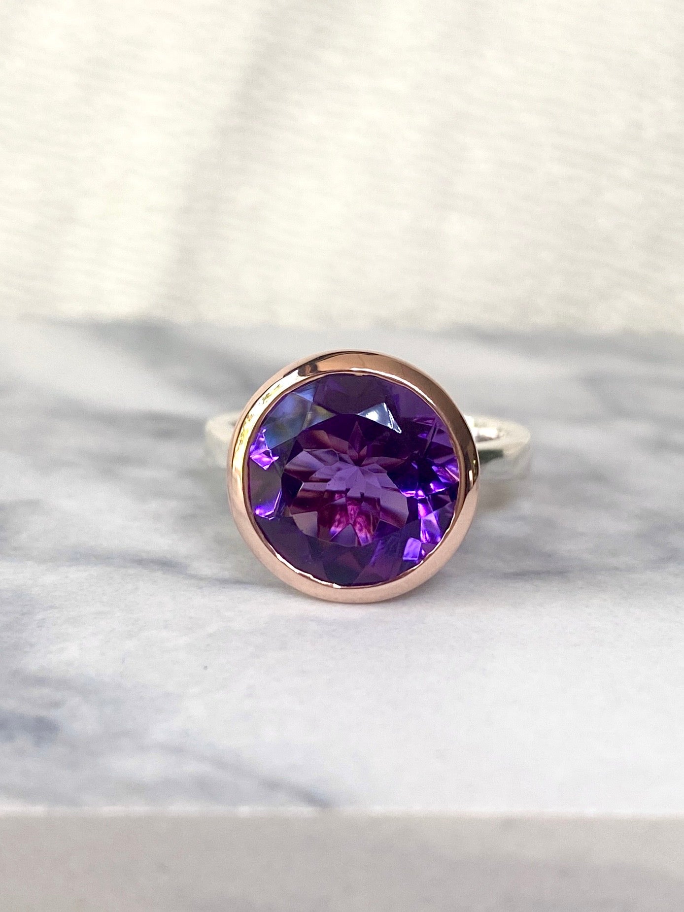 Everyday Creations. Pop ring with Ameythst