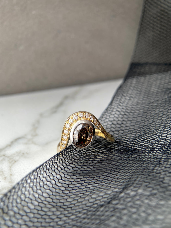 Signature . Champagne Diamond Yellow Gold Curve Ring