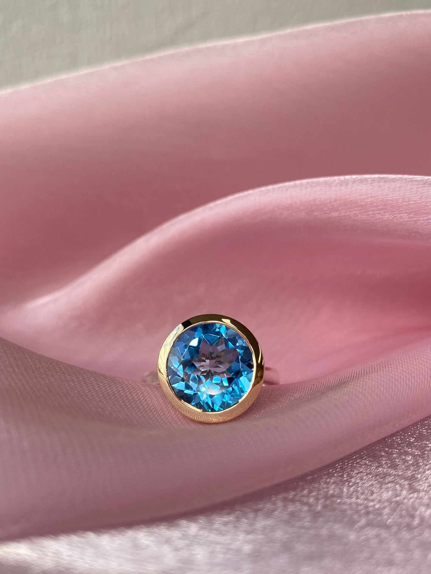 Everyday Creations. Pop ring with Blue Topaz.
