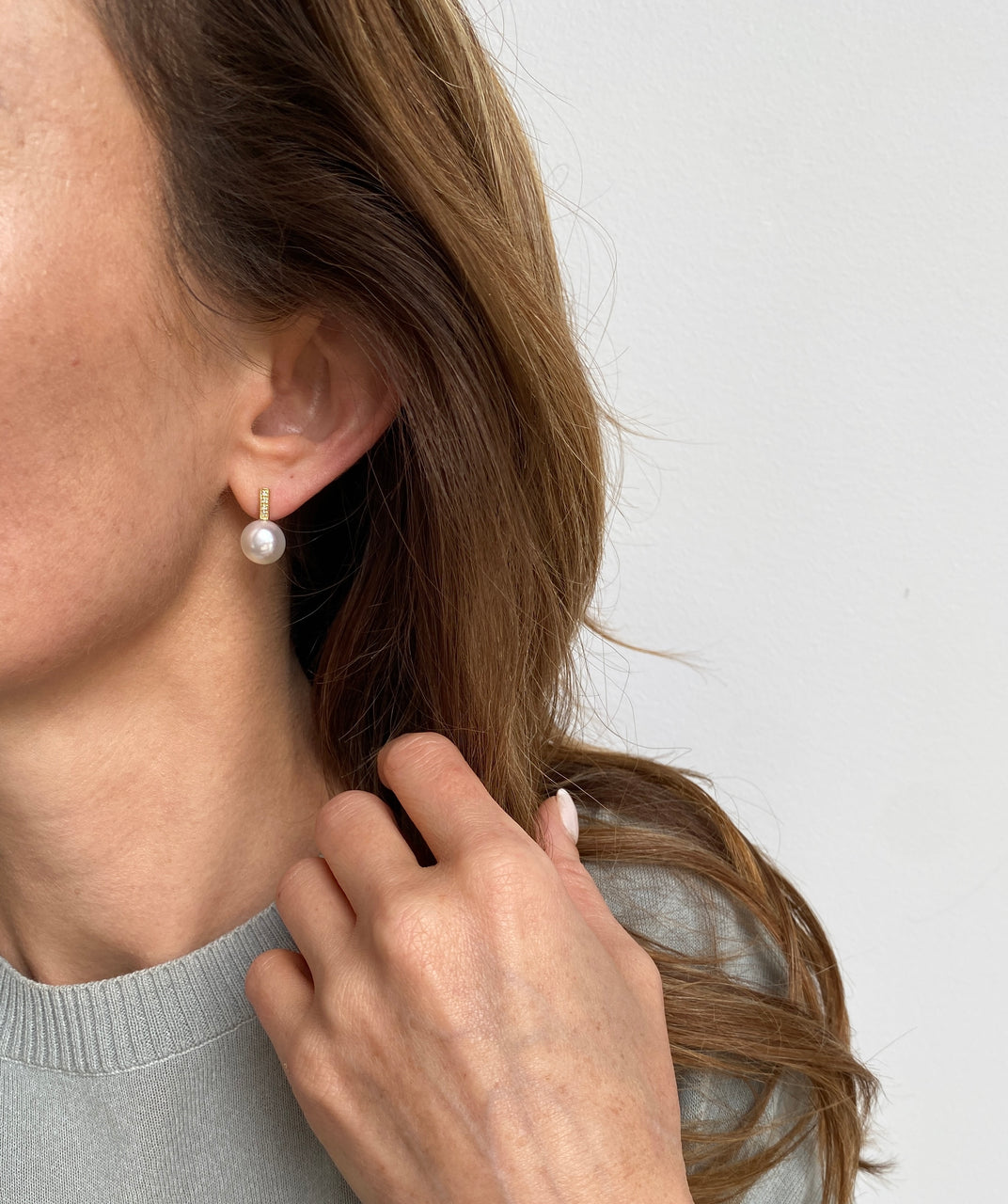Pearl Creations. Pier Studs with South sea pearls