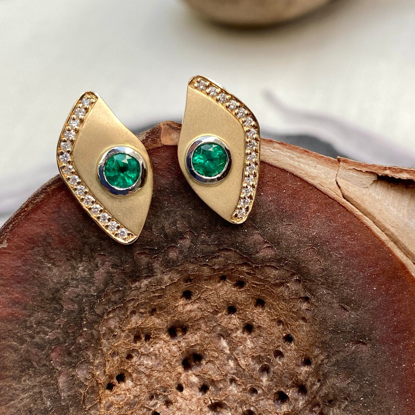 Lagoon. Stud Earrings with Emerald and Diamonds