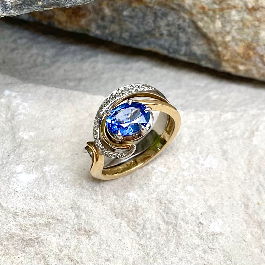 Signature. Immersion Ring with Sapphire and Diamonds