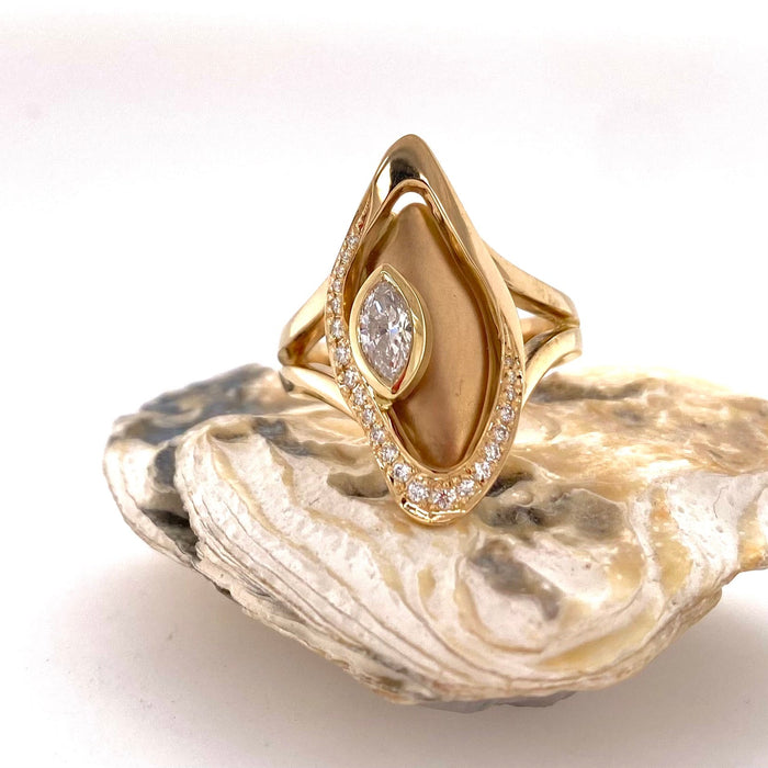 Lagoon. Ring with Marquise Diamond
